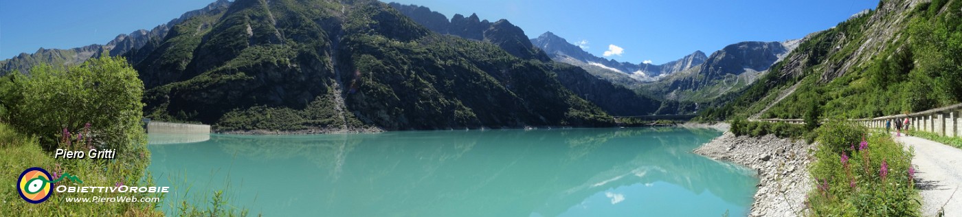 19 Lago d'Avio con vista in Adamello e Cima Plem.jpg